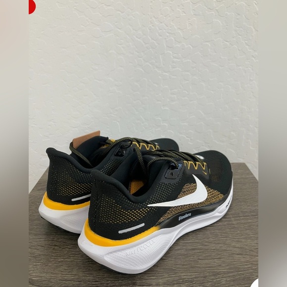 Nike Air Zoom Pegasus 41
Pittsburgh Steelers Running Shoes
 Size 13 NWT - Picture 6 of 6